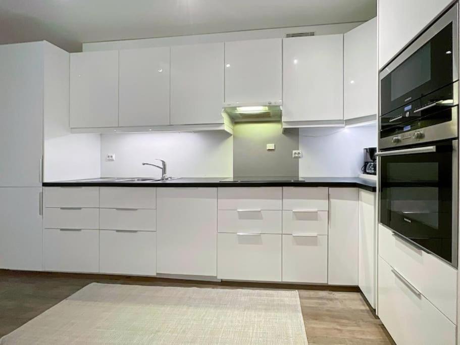 Unique Place By Bnb 19 2br, Terrace, Parkingairport Shuttle