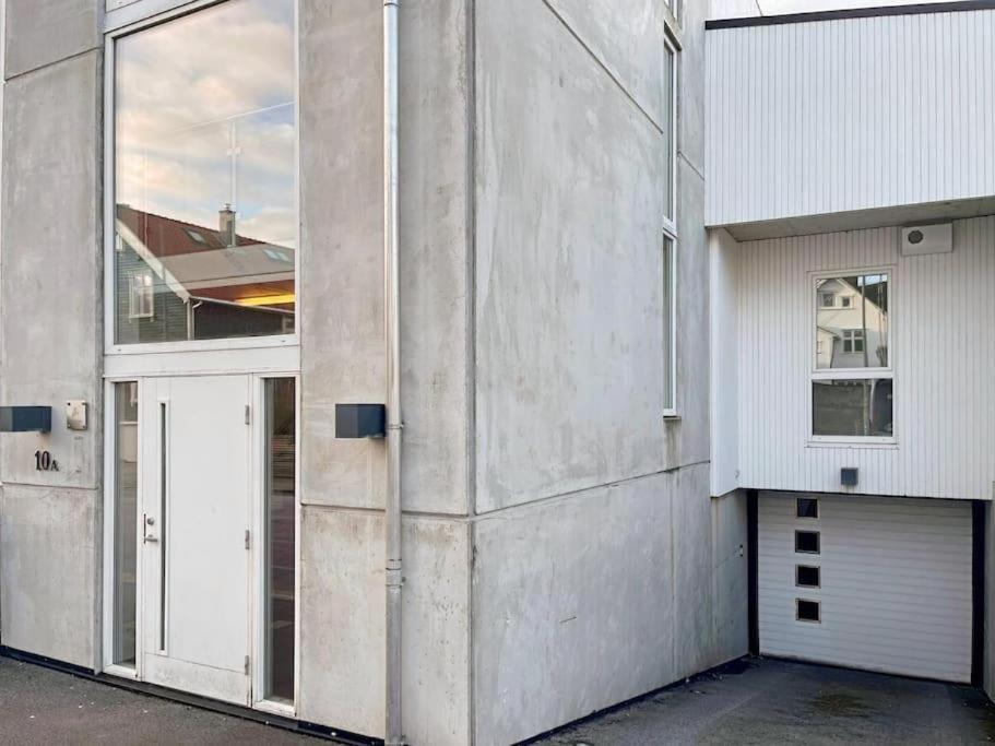 Unique Place By Bnb 19 2br, Terrace, Parkingairport Shuttle * Stavanger