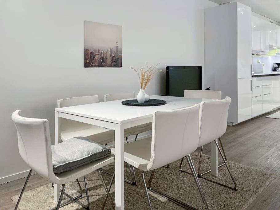 Leilighet Unique Place By Bnb 19 2br, Terrace, Parkingairport Shuttle