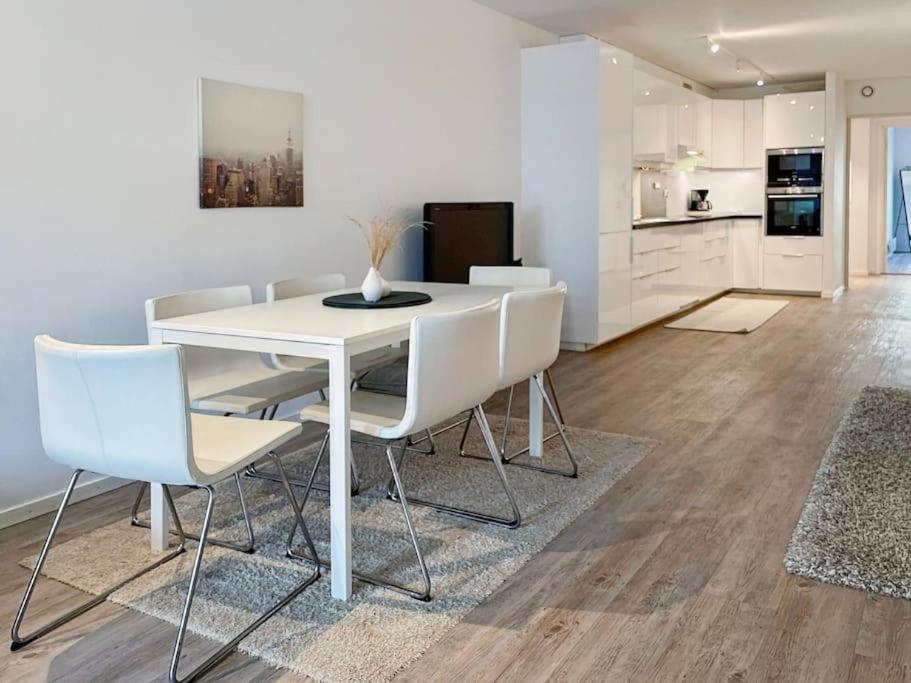 Unique Place By Bnb 19 2br, Terrace, Parkingairport Shuttle Leilighet