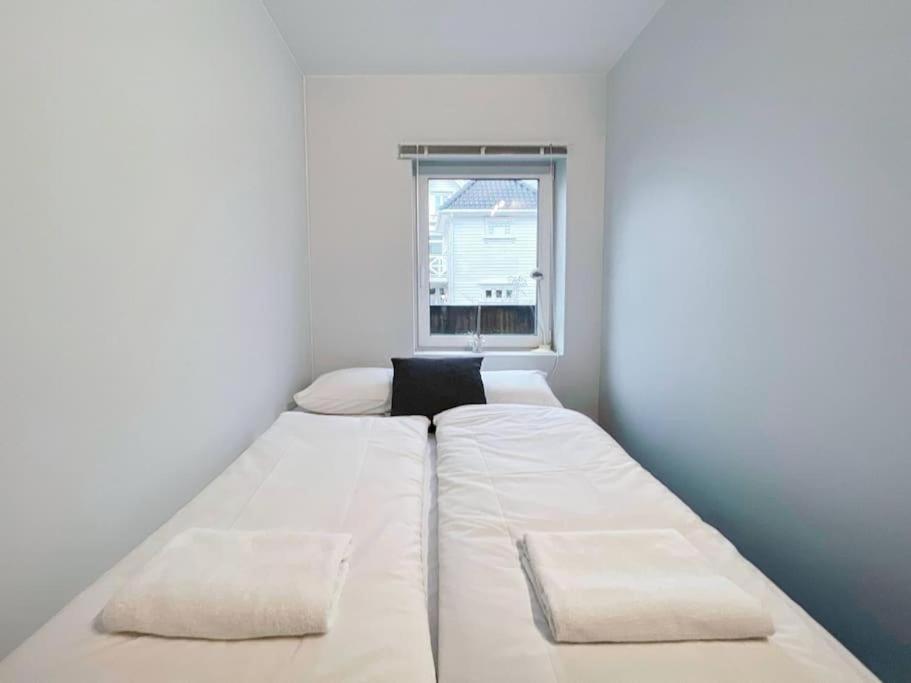 Unique Place By Bnb 19 2br, Terrace, Parkingairport Shuttle * Stavanger