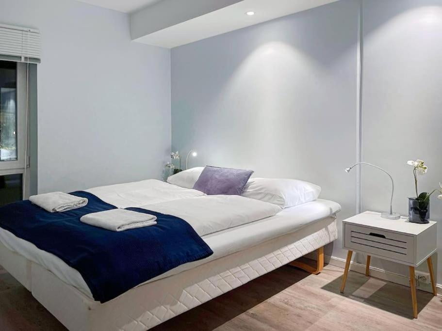 Unique Place By Bnb 19 2br, Terrace, Parkingairport Shuttle Leilighet *